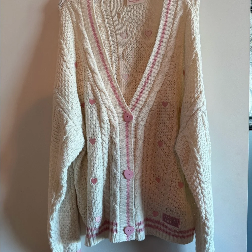 Taylor Swift Lover Heart-Patterned White and Pink Cardigan - Picture 3 of 5